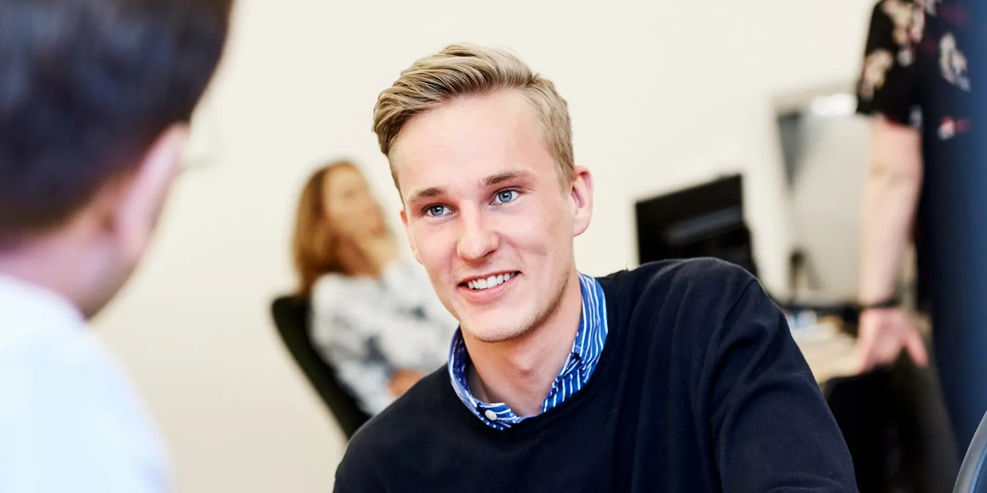 Erhvervsrådgiver Christian står altid klar til at hjælpe kunder i Vestysk Bank