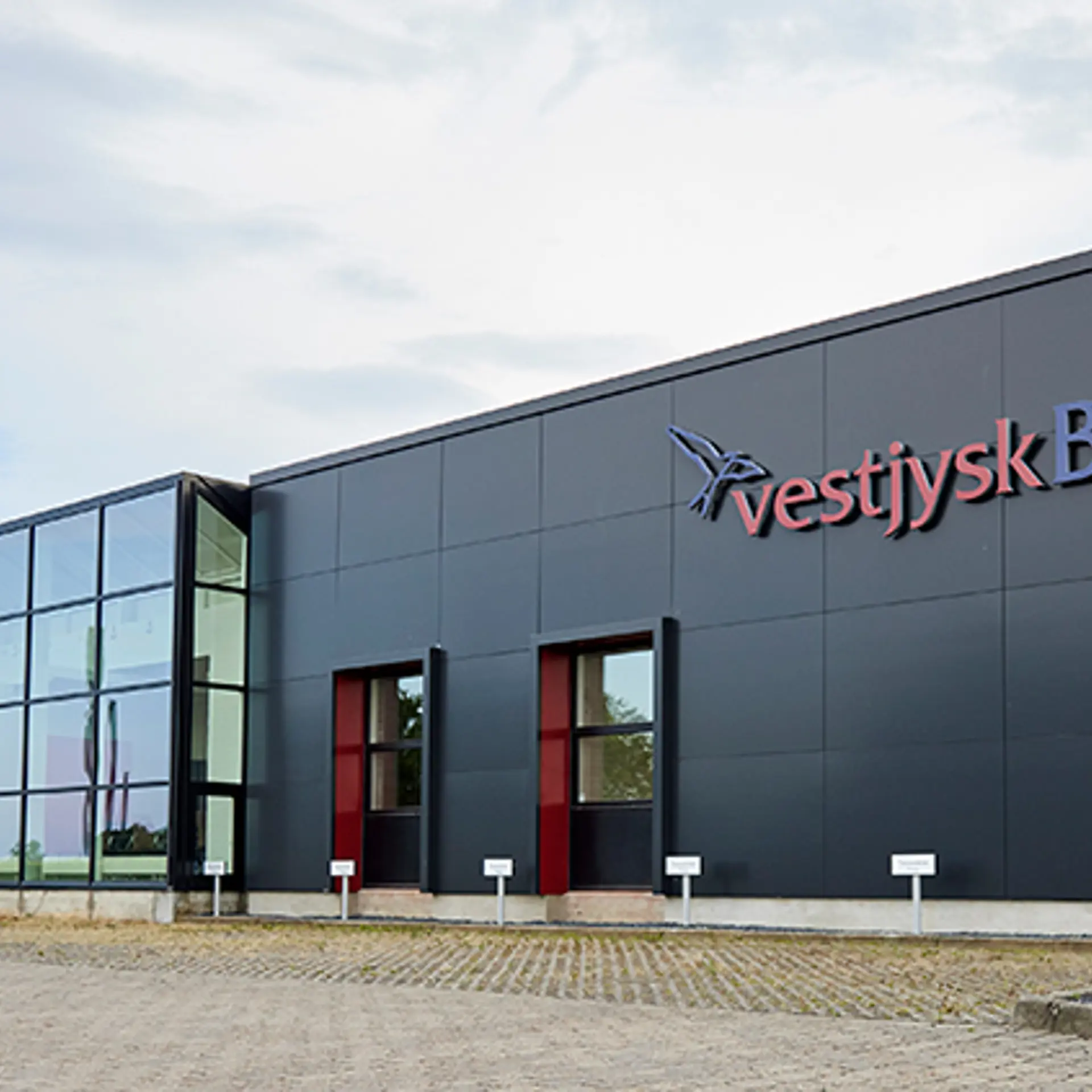 Billede af facaden af Vestjysk Bank hovedsæde