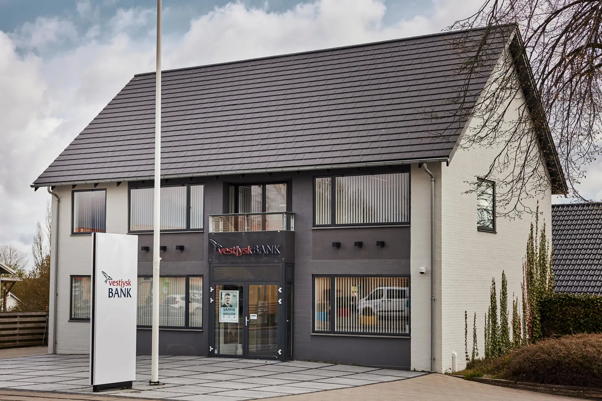 Facade foto af Vestjysk Bank filial i Kolding