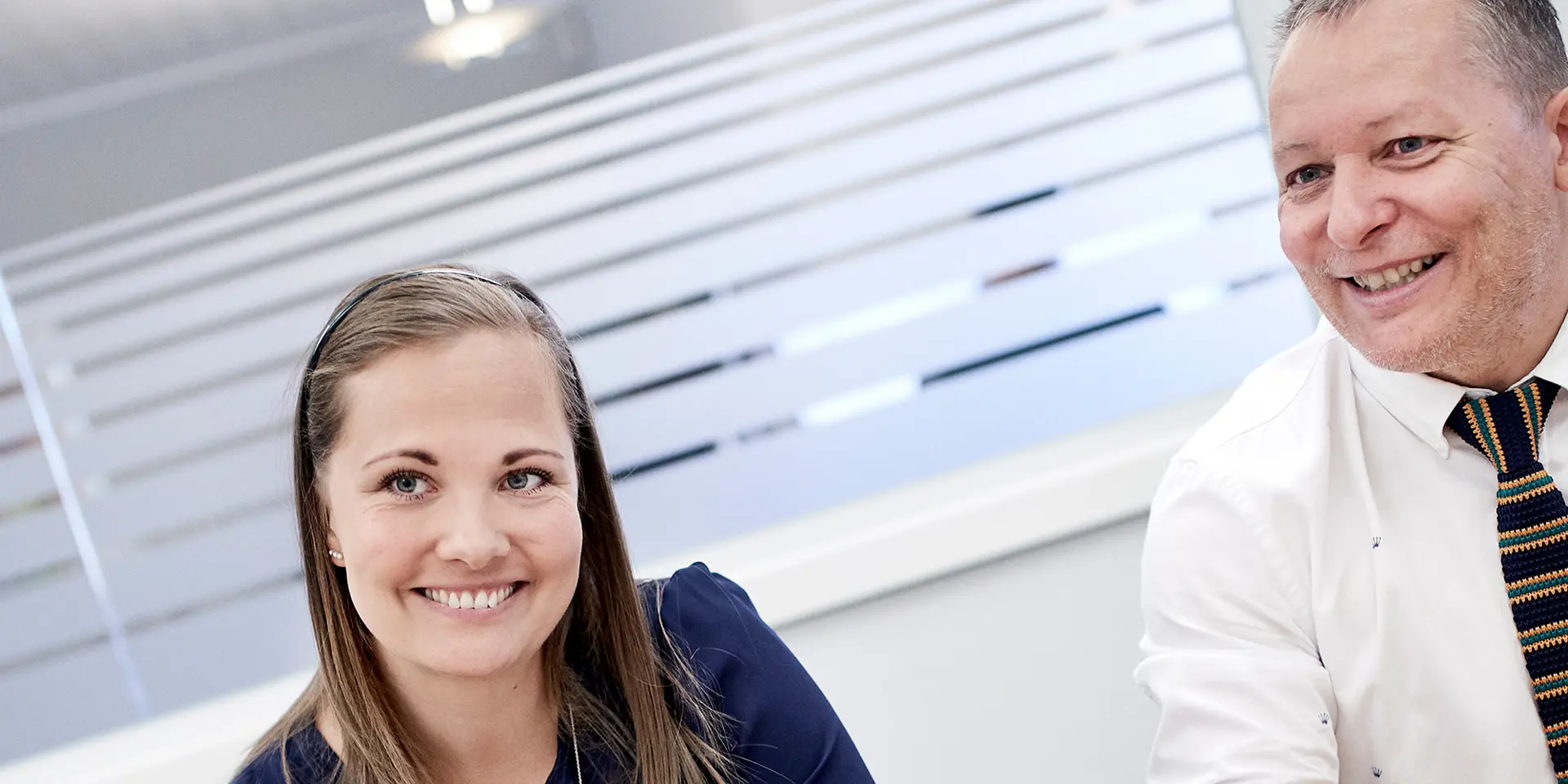 Kunder til møde med rådgivere i Vestjysk Bank